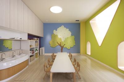 東京都板橋区南常盤台1-40-1　ときわ台南口駅ビル2階にある、保育のお仕事求人