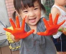 埼玉県川口市南鳩ケ谷4丁目17－16ラシーヌ・ド・ラブーレ１Fにある、保育のお仕事求人